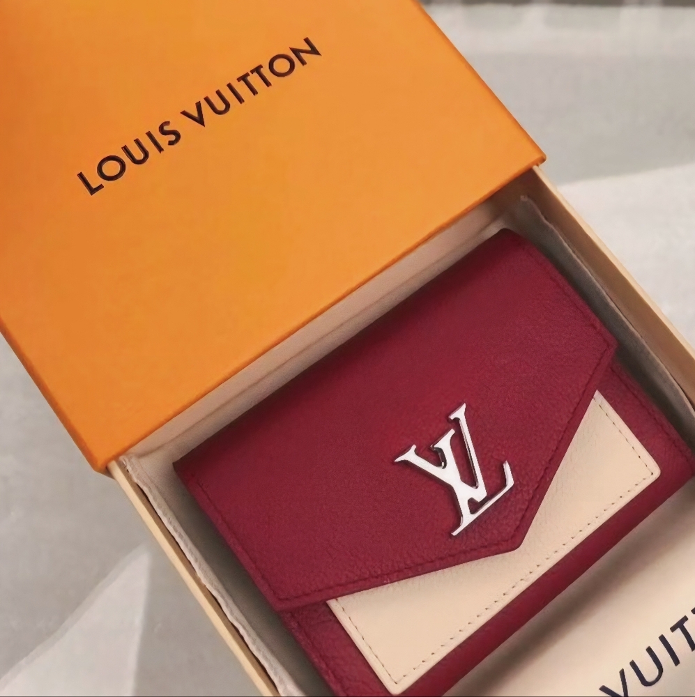 Louis Vuitton Etain & Creme MyLockMe Trifold Compact Wallet - Picture 1 of 10